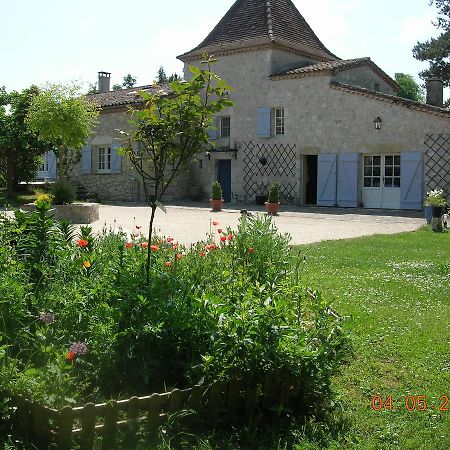 Le Colombier Bed and Breakfast Villeneuve-sur-Lot Exteriör bild