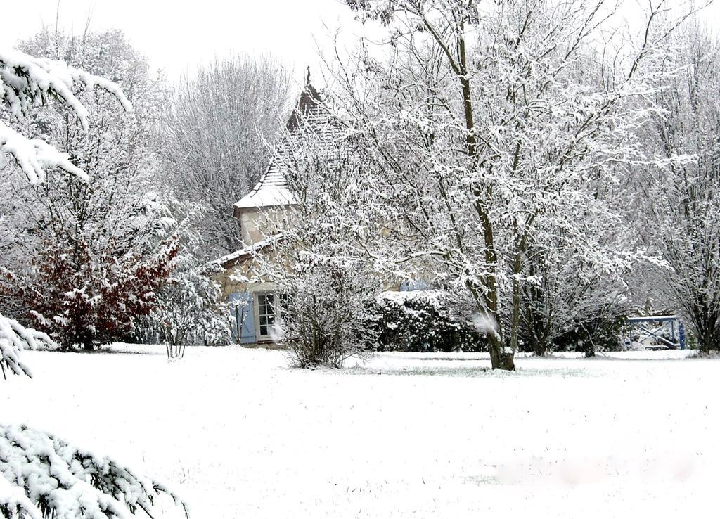 Le Colombier Bed and Breakfast Villeneuve-sur-Lot Exteriör bild