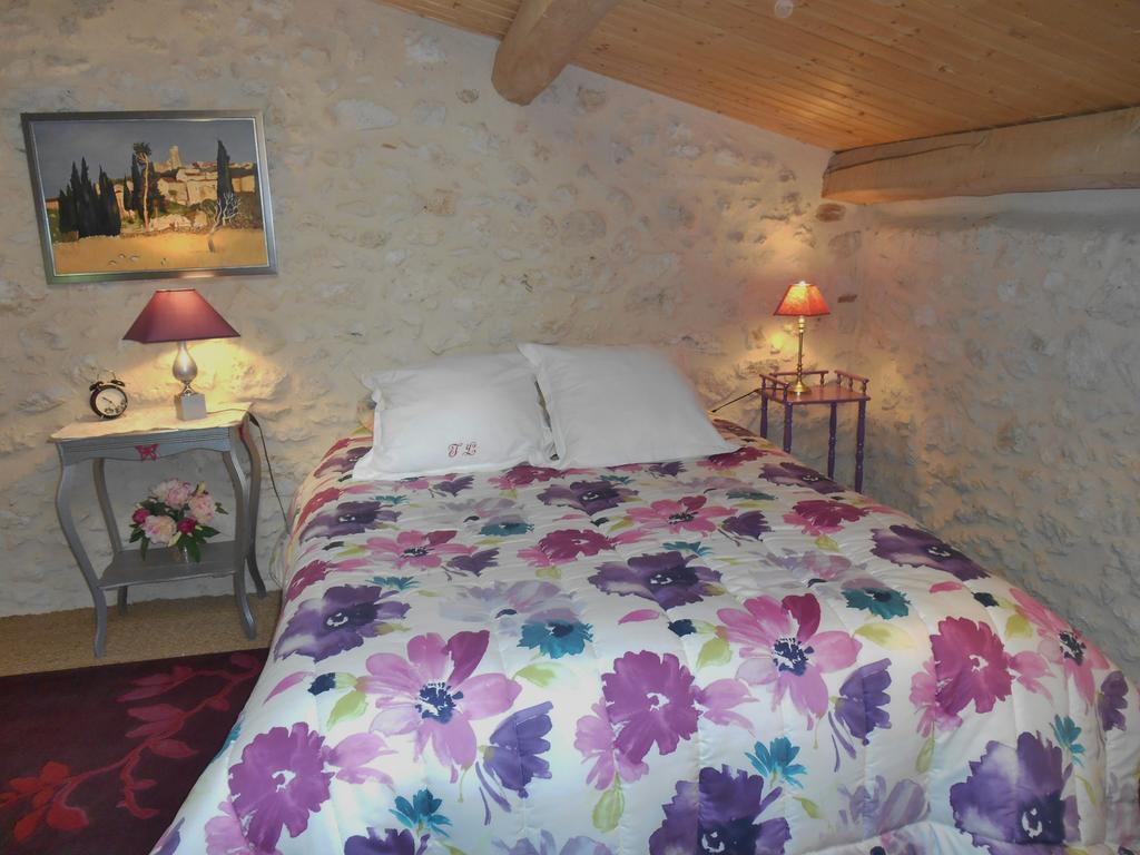 Le Colombier Bed and Breakfast Villeneuve-sur-Lot Exteriör bild