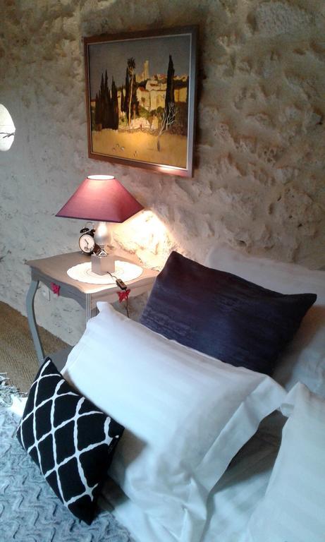 Le Colombier Bed and Breakfast Villeneuve-sur-Lot Exteriör bild